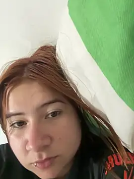 Mia foxx  online show from 12-23-25, 12:22