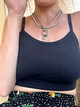 indie-rayne online show from 09-30-25, 01:50