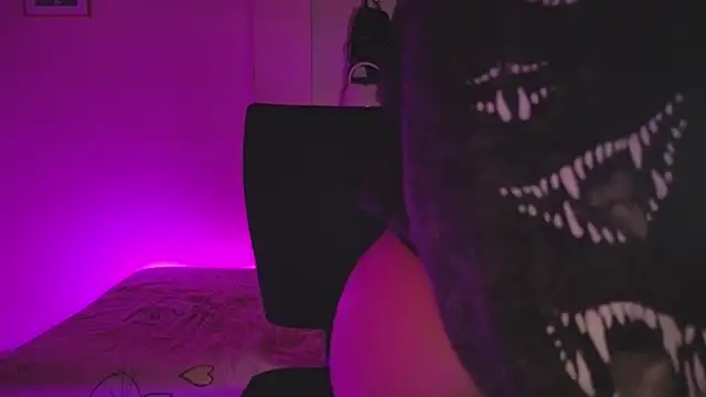 isabelle pretty online show from 04-15-26, 11:27