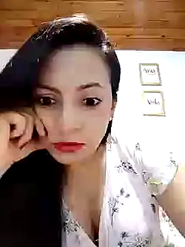 Snapshot of anaruiz_ chatting on 02-14-25, 04:15 anaruiz online show from 02-14-25, 04:15