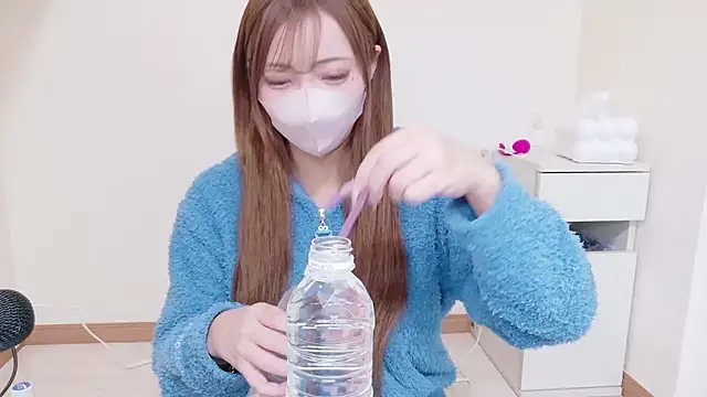  chanMOMO  online show from 12-19-25, 12:29