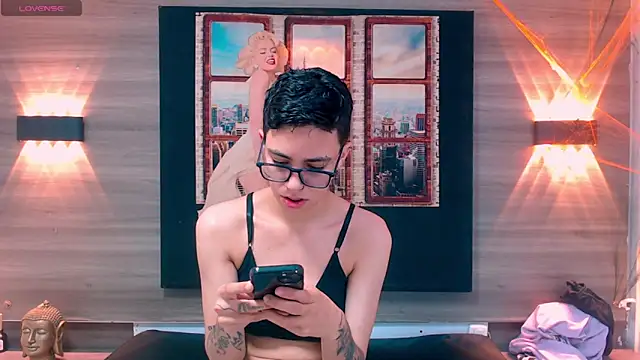 Snapshot of Cutie_Shy_ chatting on 10-18-25, 12:07 Cutie Shy online show from 10-18-25, 12:07
