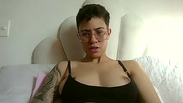 Snapshot of Cutie_Shy_ chatting on 07-14-26, 12:55 Cutie Shy online show from 07-14-26, 12:55