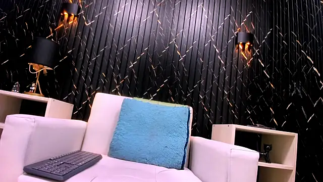 Cutie Shy  online show from 11-02-25, 03:50