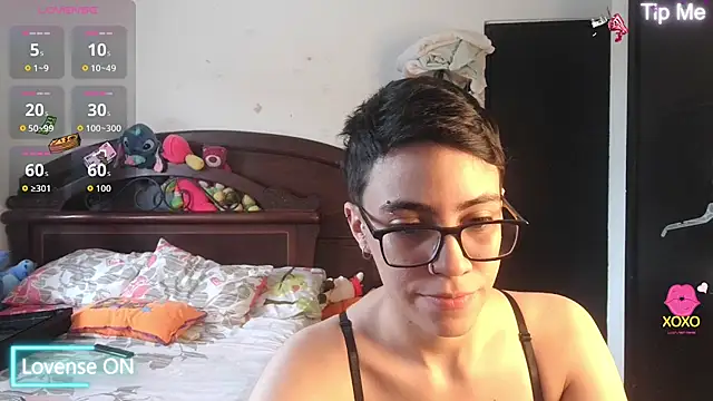 Snapshot of Cutie_Shy_ chatting on 09-26-25, 07:21 Cutie Shy online show from 09-26-25, 07:21
