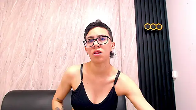 Snapshot of Cutie_Shy_ chatting on 10-07-25, 12:17 Cutie Shy online show from 10-07-25, 12:17