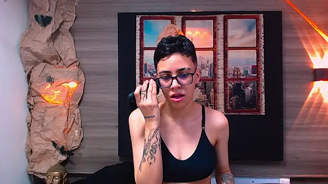 Snapshot of Cutie_Shy_ chatting on 10-22-25, 06:29 Cutie Shy online show from 10-22-25, 06:29