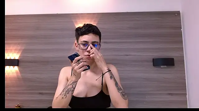 Snapshot of Cutie_Shy_ chatting on 03-17-25, 07:37 Cutie Shy online show from 03-17-25, 07:37