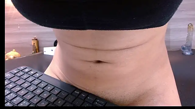 Snapshot of Cutie_Shy_ chatting on 03-18-25, 01:46 Cutie Shy online show from 03-18-25, 01:46