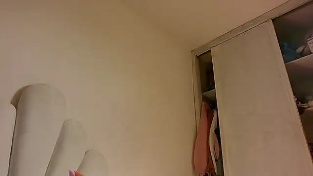 Snapshot of Cutie_Shy_ chatting on 07-10-26, 01:33 Cutie Shy online show from 07-10-26, 01:33