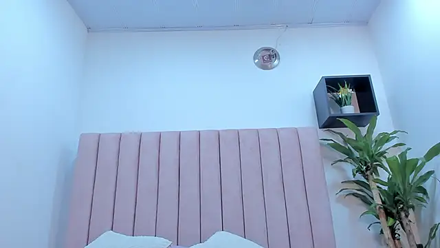 Snapshot of camila__herrera chatting on 03-11-25, 09:24 camila herrera online show from 03-11-25, 09:24