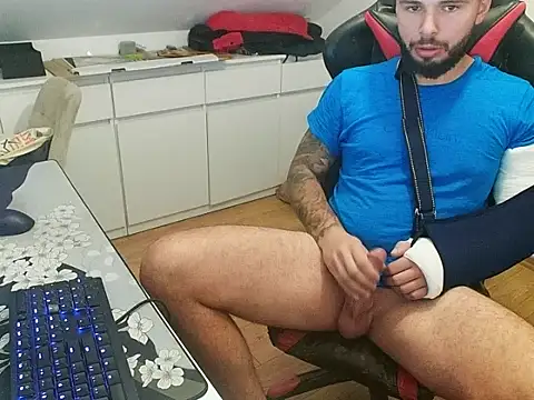 prezydentcam online show from 10-08-25, 08:16