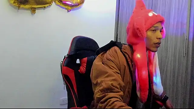 Snapshot of TommyGun_22 chatting on 12-30-24, 01:48 TommyGun 22 online show from 12-30-24, 01:48