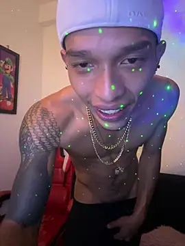 Snapshot of TommyGun_22 chatting on 03-06-25, 06:08 TommyGun 22 online show from 03-06-25, 06:08