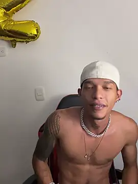 Snapshot of TommyGun_22 chatting on 03-17-25, 12:53 TommyGun 22 online show from 03-17-25, 12:53