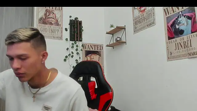 Snapshot of TommyGun_22 chatting on 10-15-25, 11:46 TommyGun 22 online show from 10-15-25, 11:46