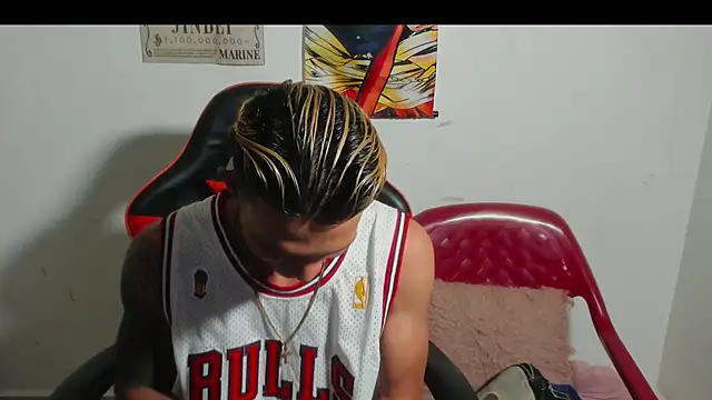 Snapshot of TommyGun_22 chatting on 10-19-25, 12:13 TommyGun 22 online show from 10-19-25, 12:13