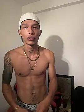 Snapshot of TommyGun_22 chatting on 03-10-25, 12:50 TommyGun 22 online show from 03-10-25, 12:50