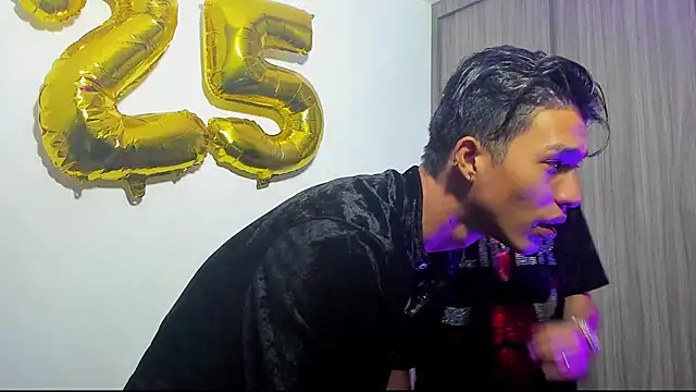 Snapshot of TommyGun_22 chatting on 01-22-25, 12:38 TommyGun 22 online show from 01-22-25, 12:38