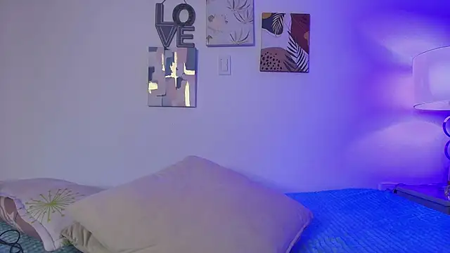 Snapshot of yayoi_cresp18 chatting on 09-11-25, 11:43 yayoi cresp18 online show from 09-11-25, 11:43