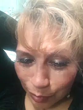 Snapshot of Kazsandraa chatting on 05-26-26, 04:49 Kazsandraa online show from 05-26-26, 04:49