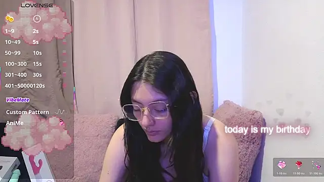 lessliee22  online show from 05-13-26, 06:20