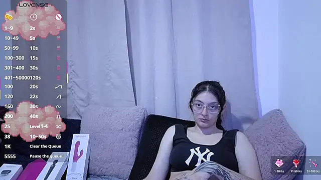 lessliee22  online show from 07-01-26, 02:56