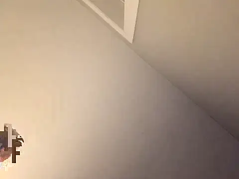 ChiRaqb8 online show from 11-10-25, 02:49