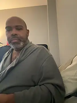 ChiRaqb8 online show from 11-19-25, 02:39