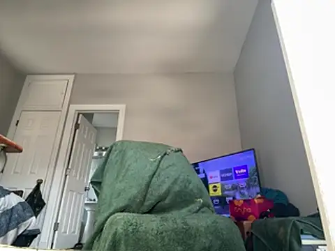 ChiRaqb8 online show from 04-14-26, 07:30