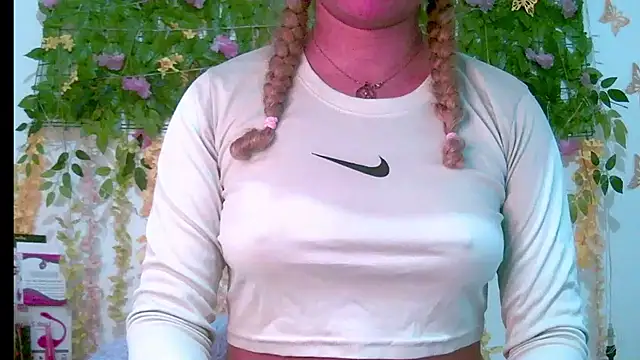 Snapshot of Crysrus chatting on 06-24-26, 07:33 Crysrus online show from 06-24-26, 07:33
