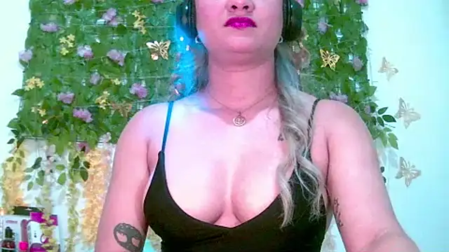 Crysrus online show from 05-04-26, 07:06