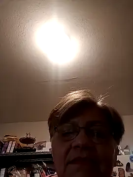 Madrastrahot69 online show from 02-18-26, 08:49