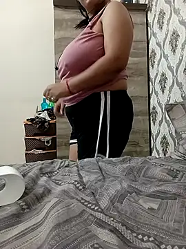 HEENA 022 online show from 04-18-26, 04:04