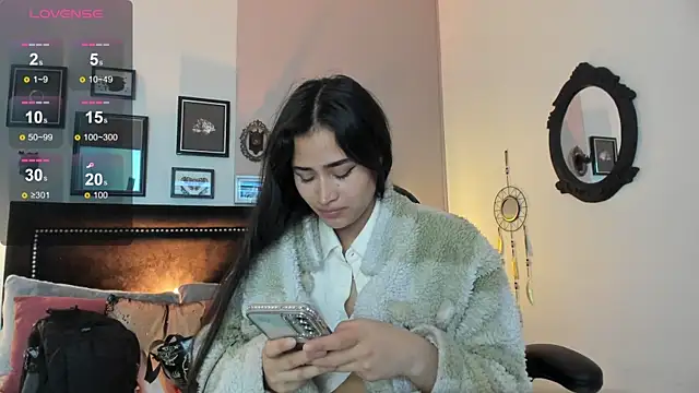 Snapshot of lara_madisson chatting on 09-12-25, 12:11 lara madisson online show from 09-12-25, 12:11