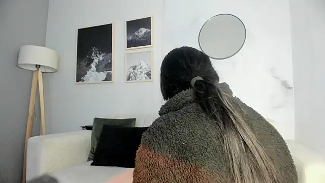 Snapshot of lara_madisson chatting on 09-19-25, 05:33 lara madisson online show from 09-19-25, 05:33