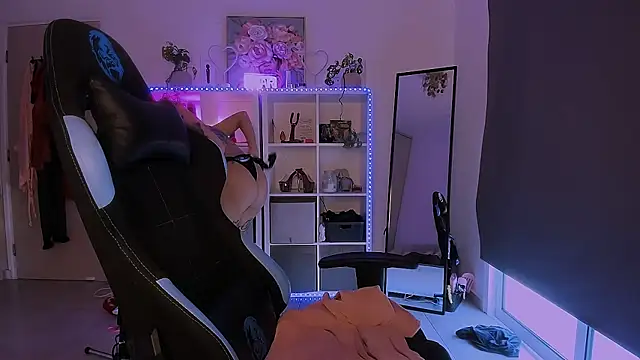 Lara Bergmann online show from 02-17-26, 10:56