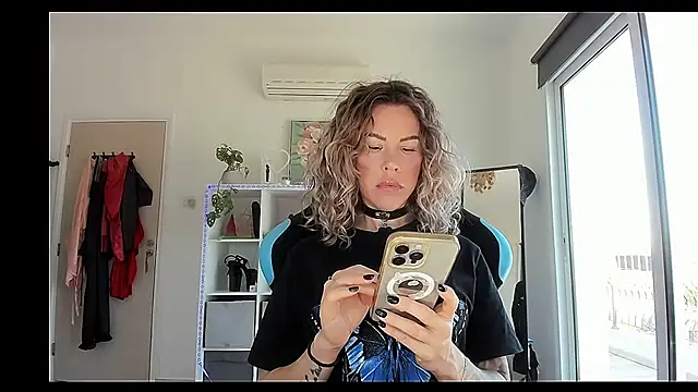 Lara Bergmann online show from 02-20-26, 09:33