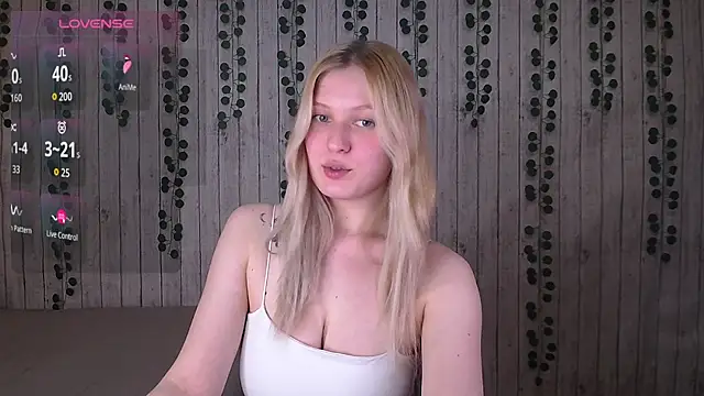 EmiliaDuchess online show from 11-25-25, 02:39