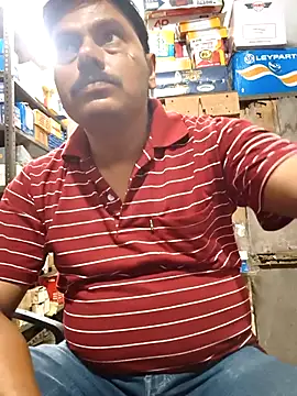 Snapshot of Srmotrs chatting on 06-16-26, 02:50 Srmotrs online show from 06-16-26, 02:50