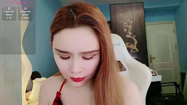 Snapshot of HU131452 chatting on 06-23-26, 09:57 HU131452 online show from 06-23-26, 09:57