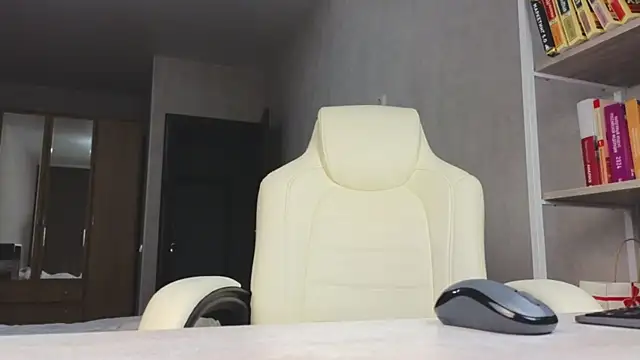 Marietta Castro online show from 03-25-26, 04:06