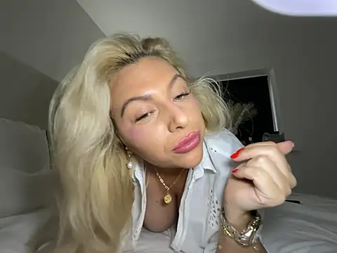 Arabellalee23 online show from 01-11-26, 03:30