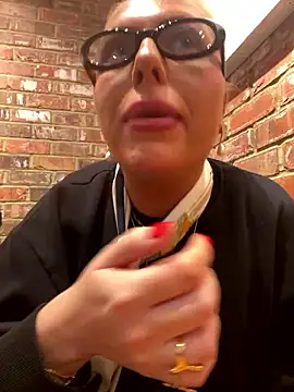 Arabellalee23 online show from 01-12-26, 02:57