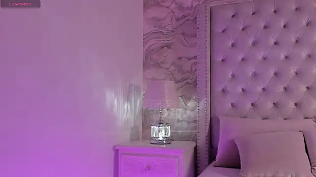 Snapshot of Kev_jenner chatting on 03-22-25, 05:28 Kev jenner online show from 03-22-25, 05:28