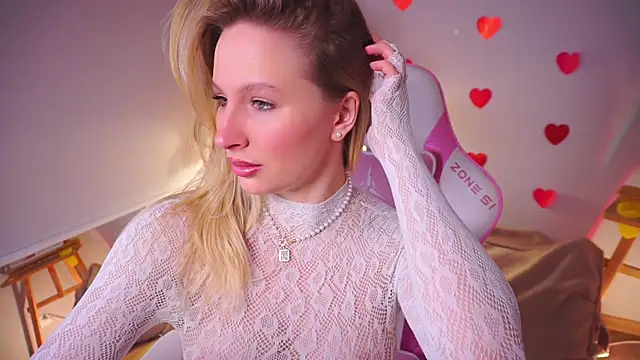 Snapshot of AnnLevine chatting on 02-15-26, 01:54 AnnLevine online show from 02-15-26, 01:54