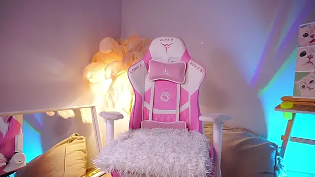 Snapshot of AnnLevine chatting on 02-05-26, 01:29 AnnLevine online show from 02-05-26, 01:29