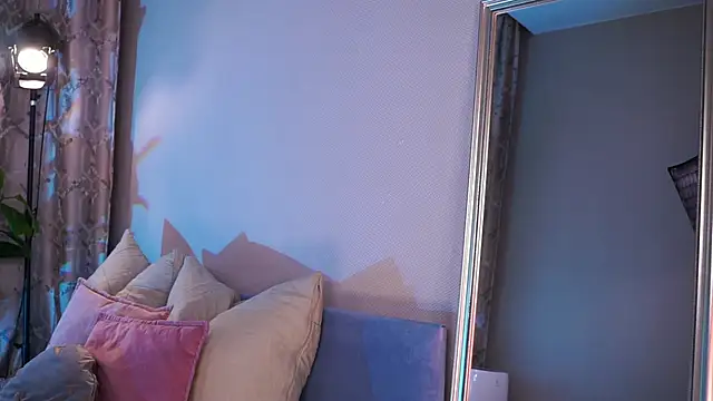 AnnLevine online show from 12-19-25, 01:57