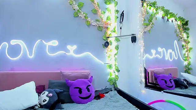 YouliteSllut2 online show from 03-11-25, 07:03