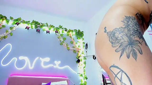 YouliteSllut2 online show from 02-26-25, 11:41